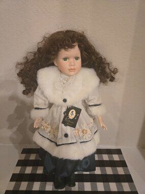 GEPPEDDO Collections Series Porcelain doll